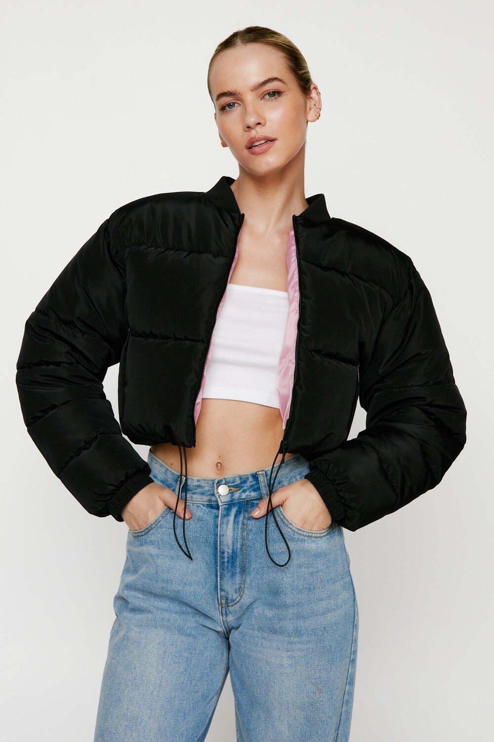 

Укороченный бомбер с кулиской на талии Nasty Gal, черный