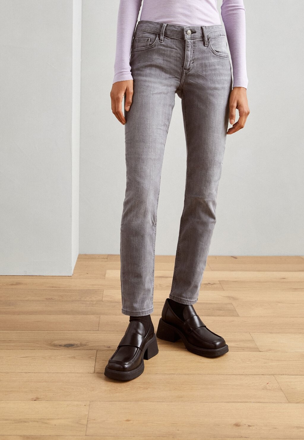 

Джинсы узкого кроя Esprit, цвет saluda grey