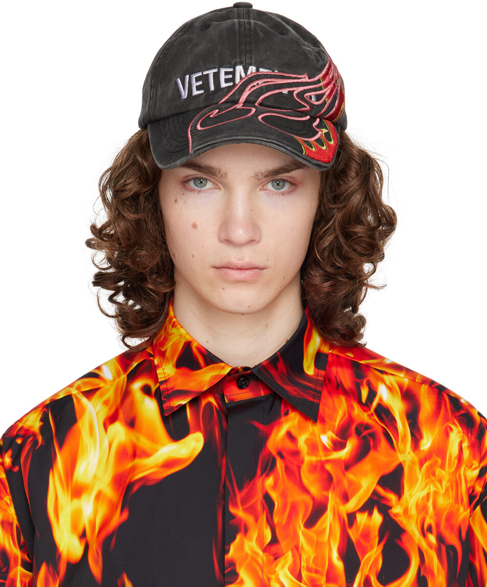 

Шапка черного пламени VETEMENTS