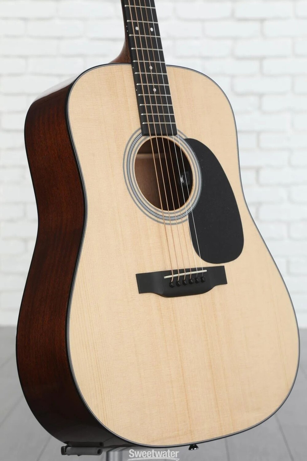 

Акустически-электрическая гитара Martin D-12E Road Series - Natural