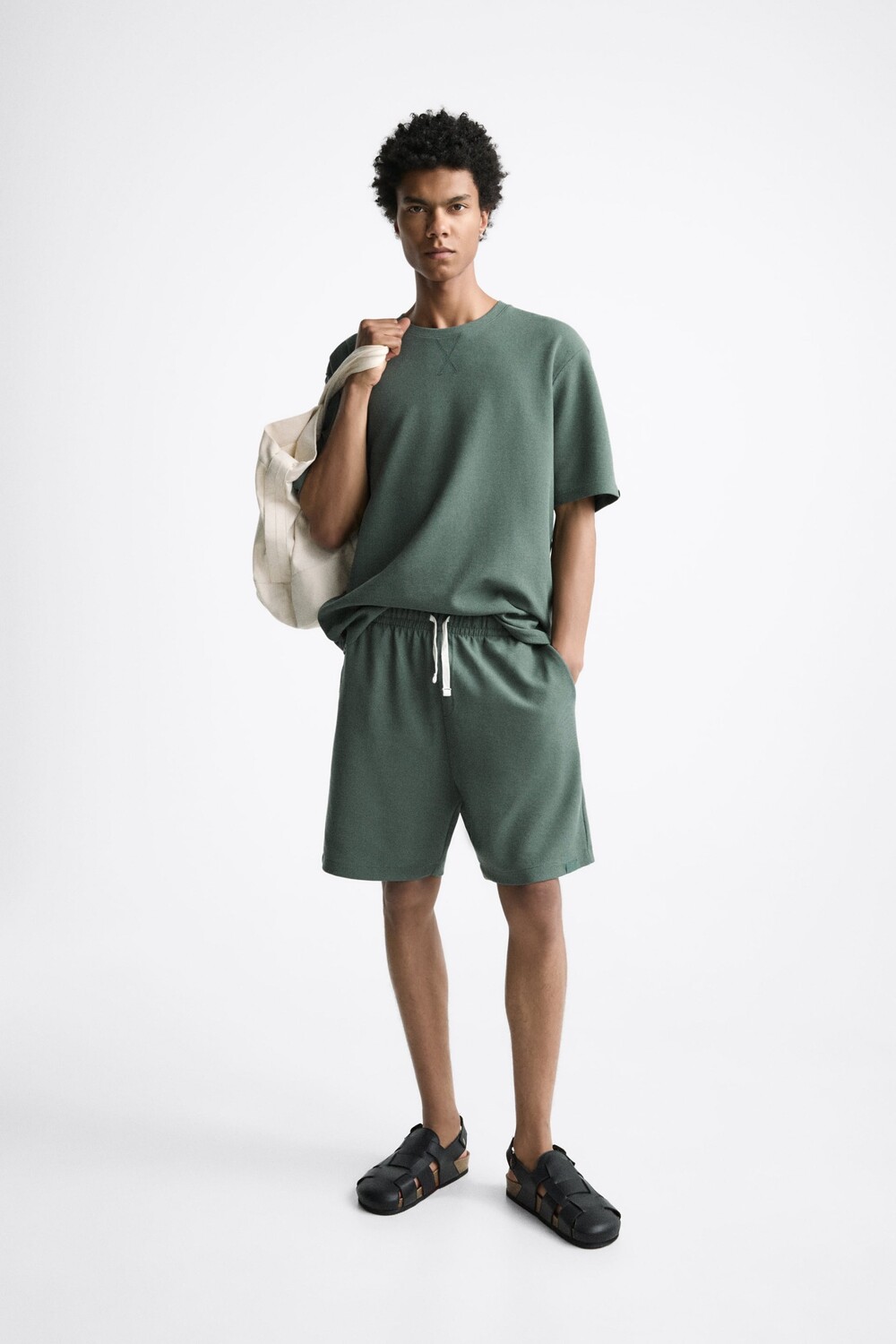 

Текстурная футболка Zara, темно-зеленый