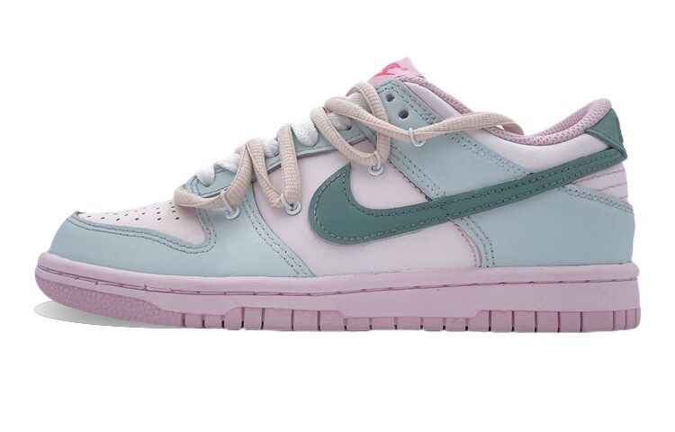 

Женские кроссовки для скейтбординга Nike Dunk