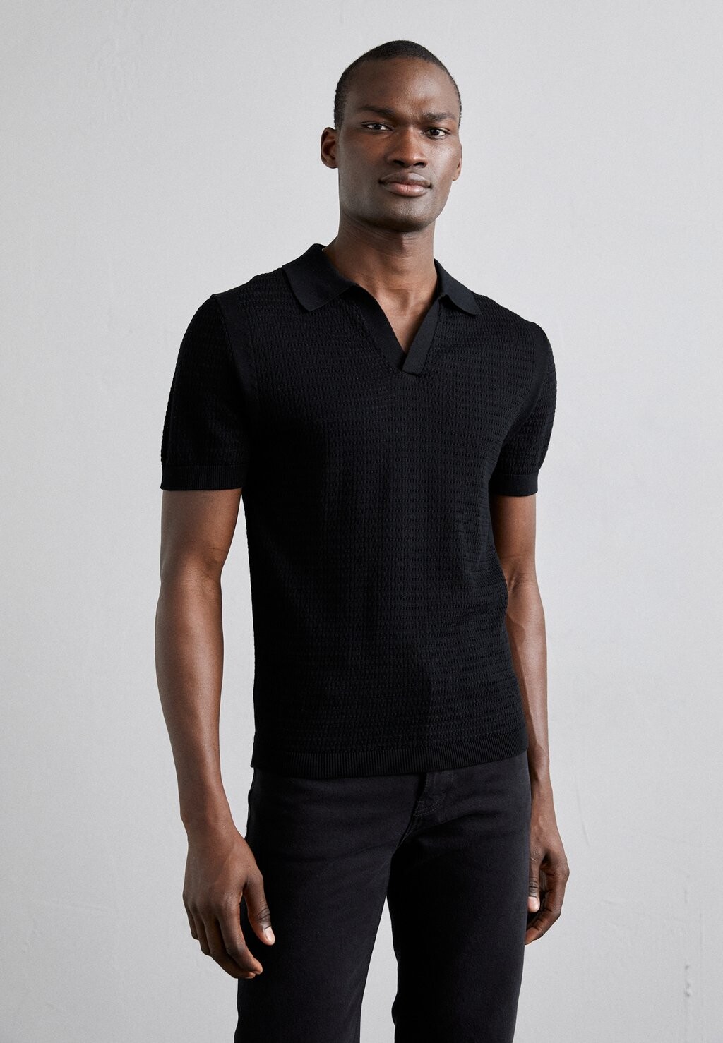 

Футболка с принтом PULL The Kooples, цвет black