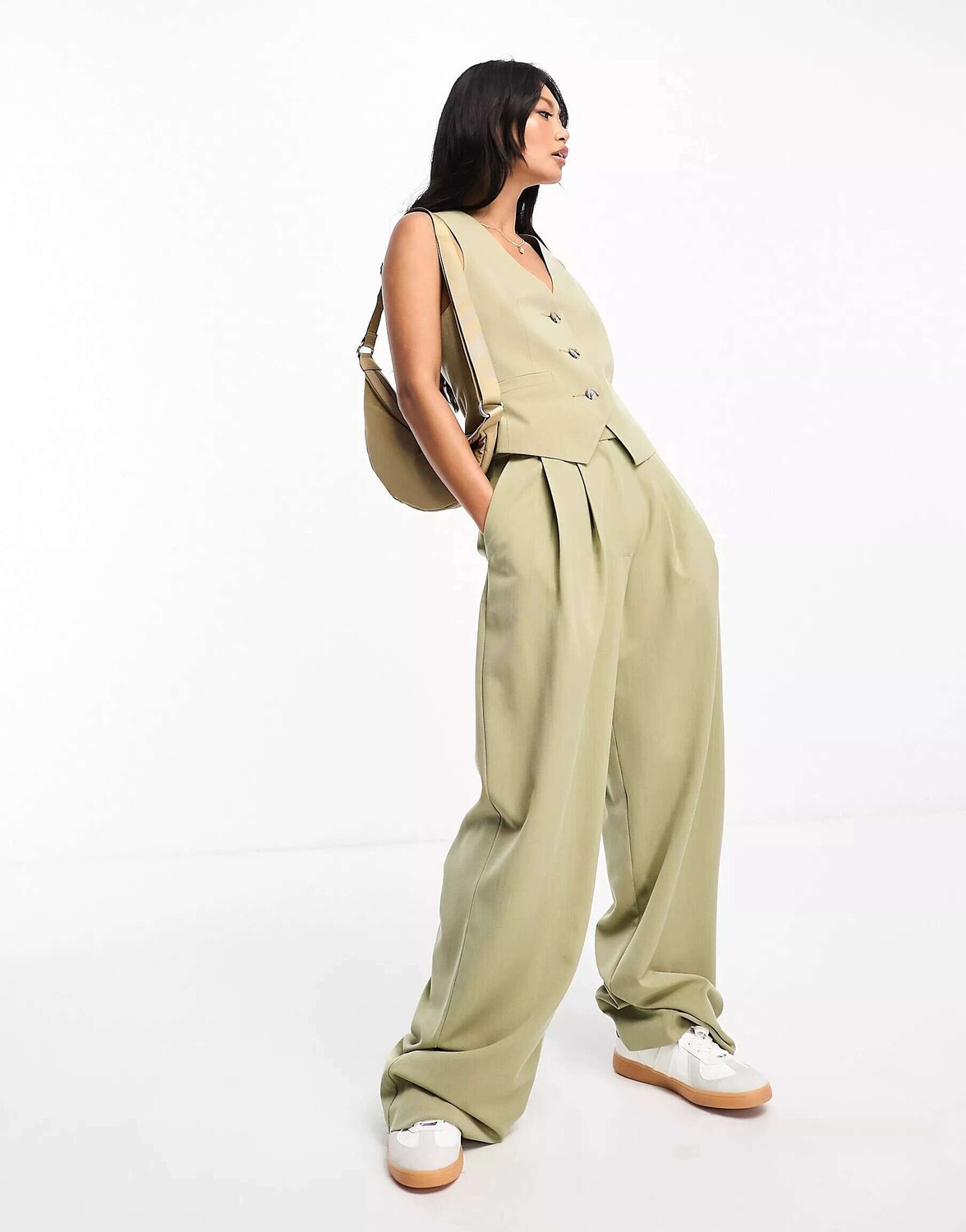 

Коордные широкие плиссированные брюки цвета хаки ASOS