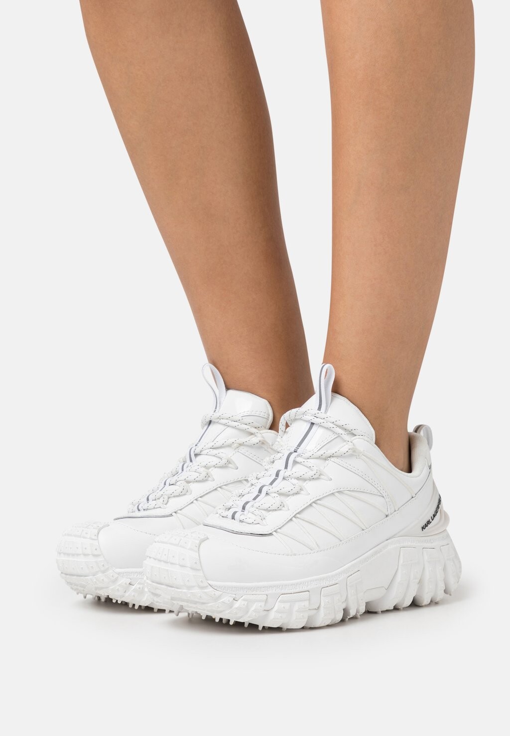 

Низкие кроссовки TRAIL KROSS RUNNER KARL LAGERFELD, белый/серебристый