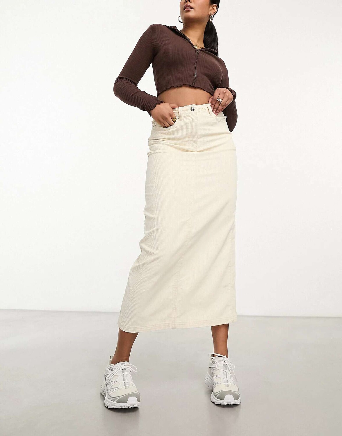 

Вельветовая длинная юбка Miss Selfridge цвета экрю