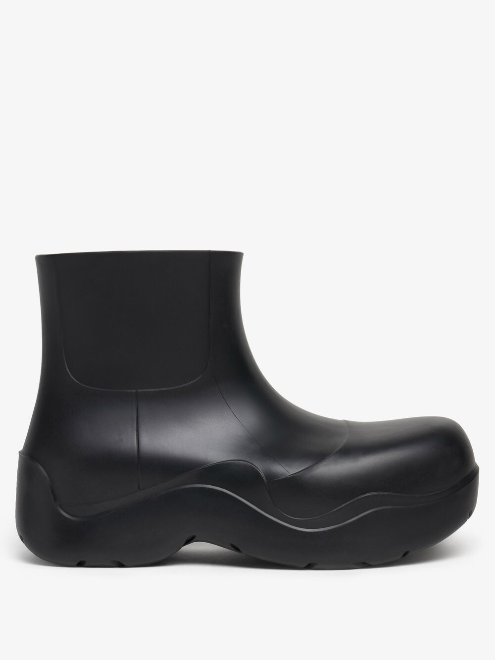 

Ботильоны the puddle из биоразлагаемой резины Bottega Veneta, черный