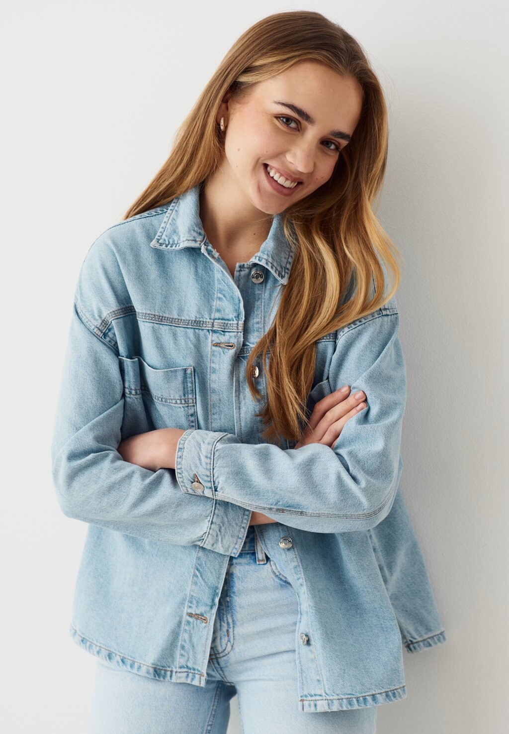 

Джинсовая куртка Gina Tricot