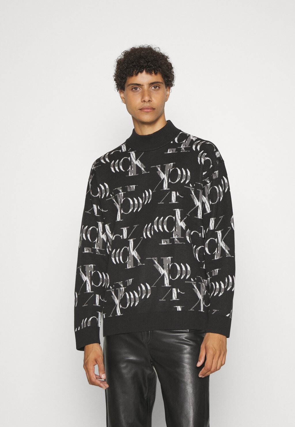 

Свитер Calvin Klein Jeans