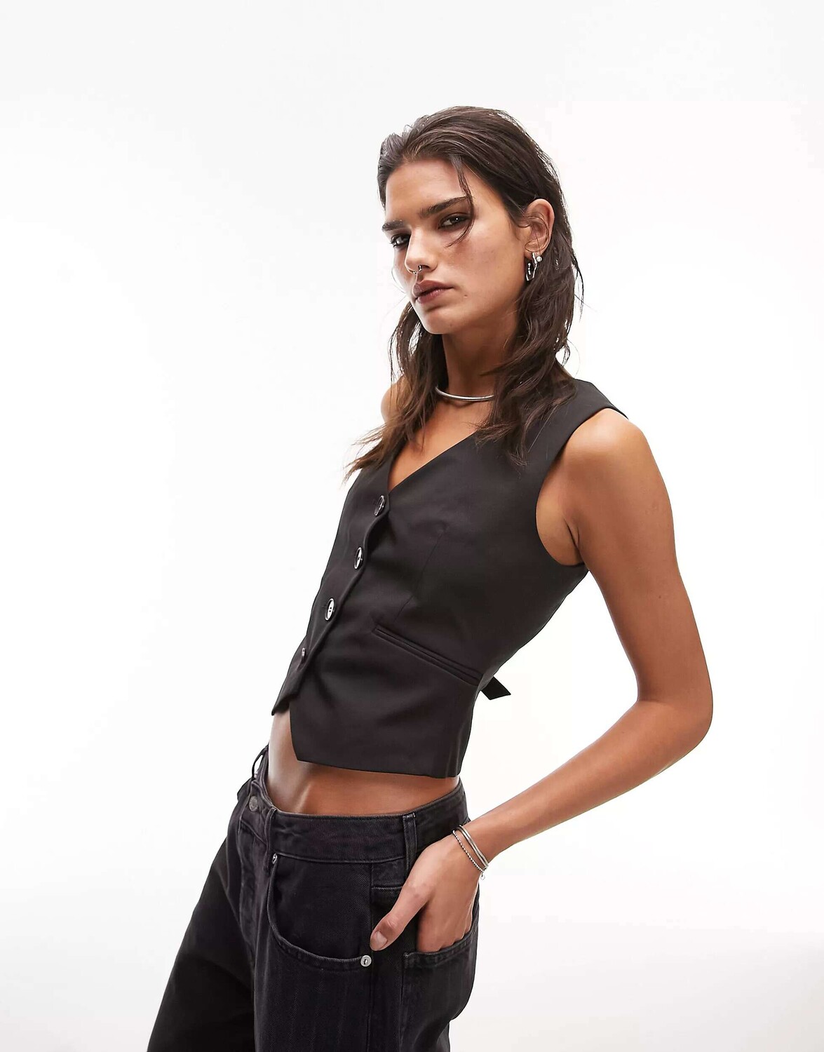 

Черный приталенный жилет Topshop с хлястиком сзади