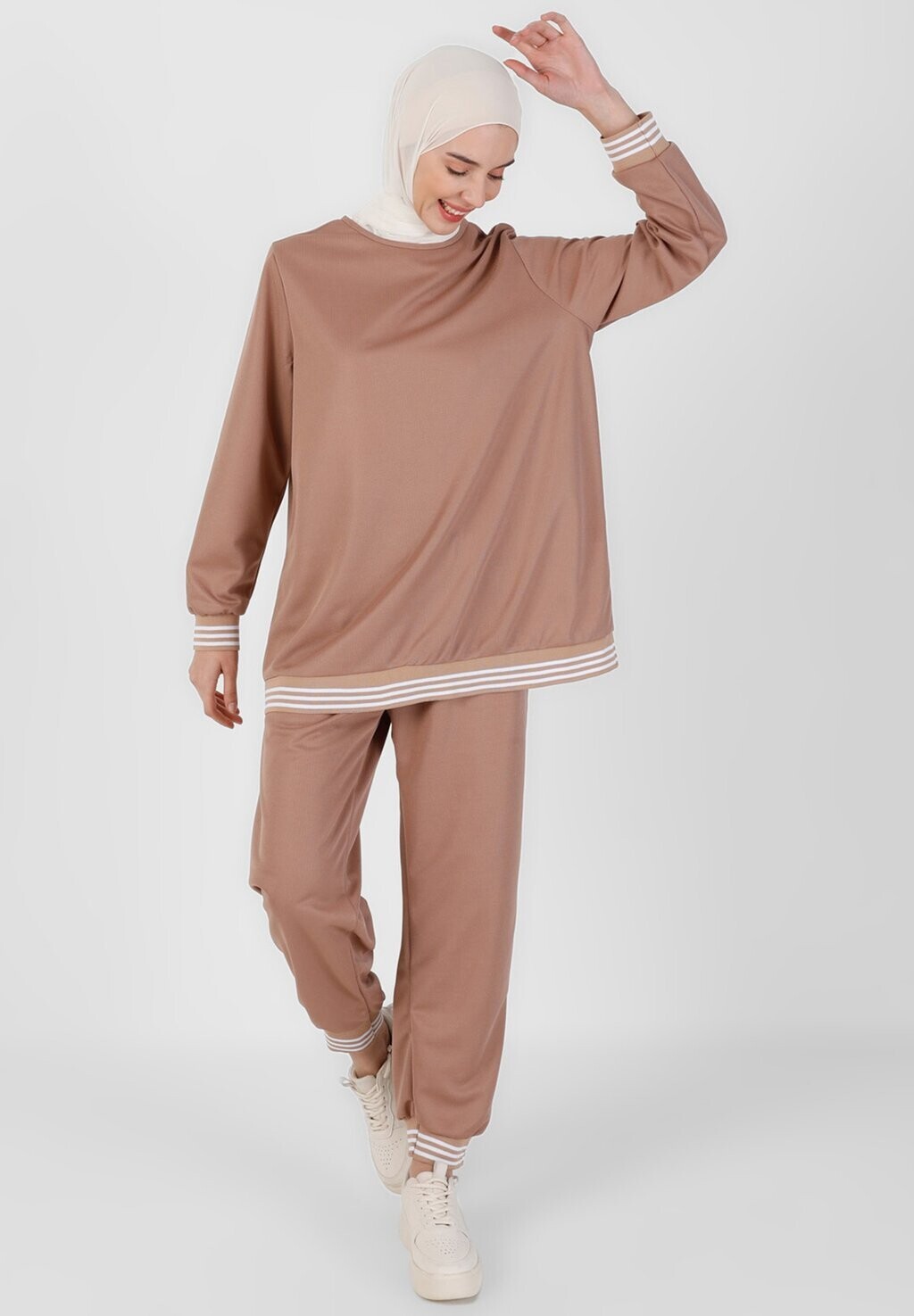 

Спортивный костюм Set Tavin Modanisa, цвет ochre