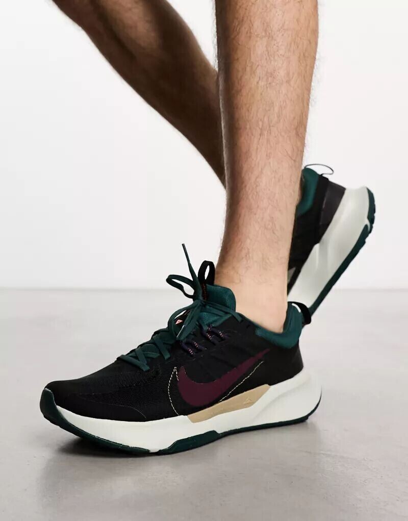 

Темно-бордовые и фиолетовые кроссовки Nike Juniper Trail 2 NN