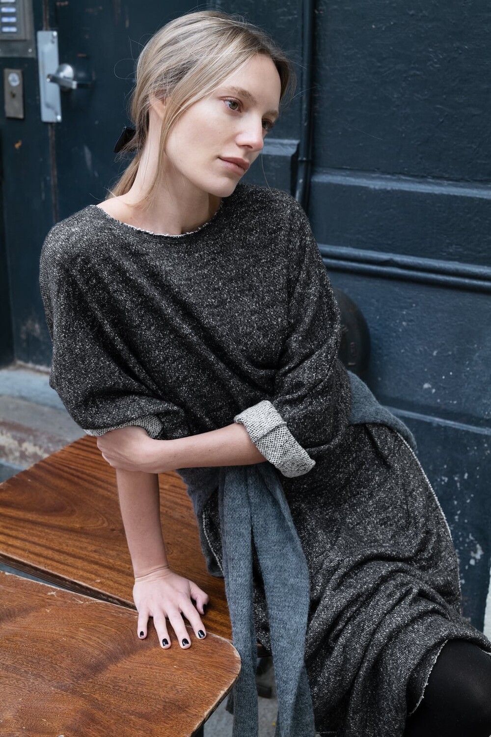 

Плюшевое платье миди ZARA, угольный