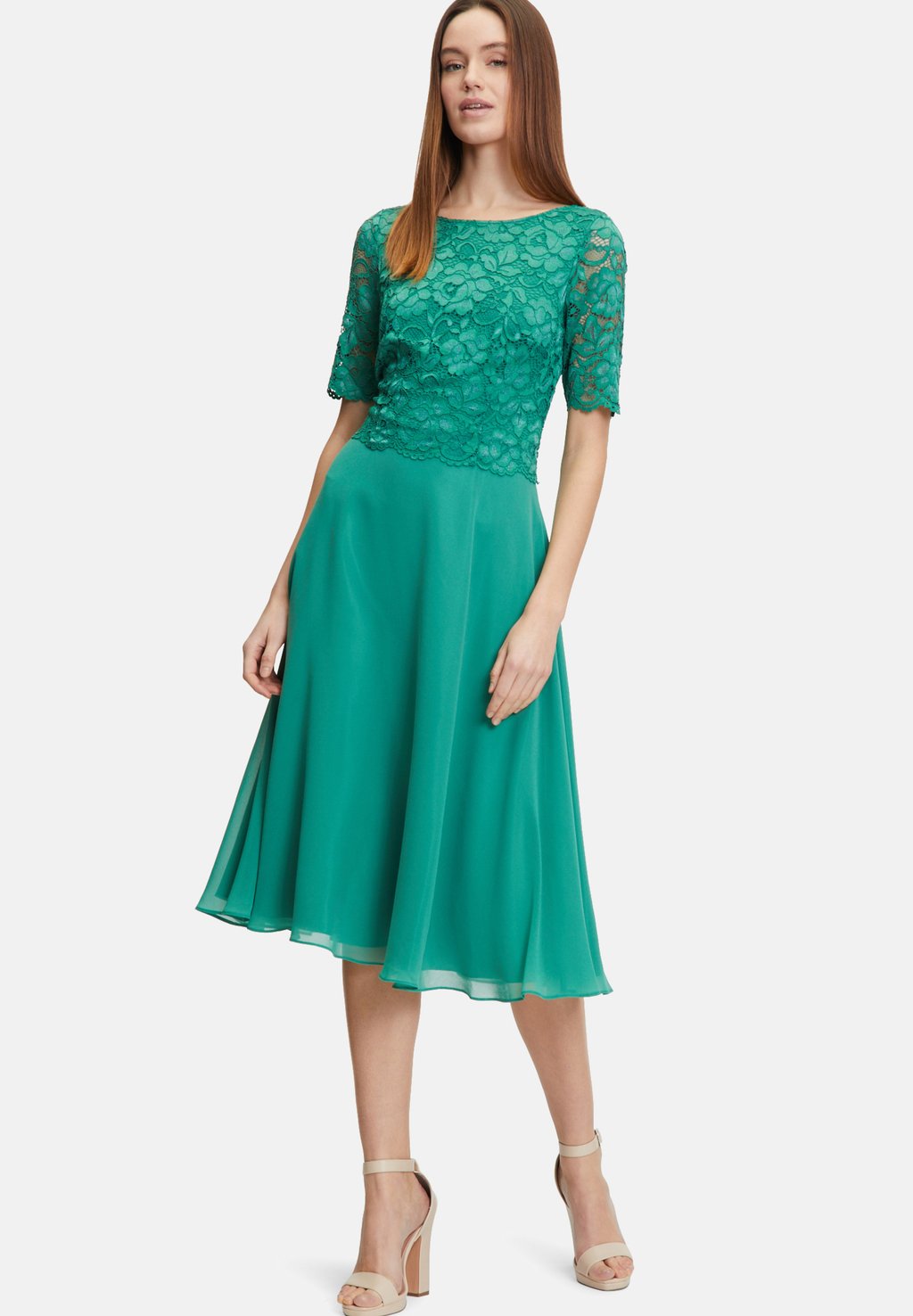 цена Коктейльное/праздничное платье Vera Mont, цвет silky green