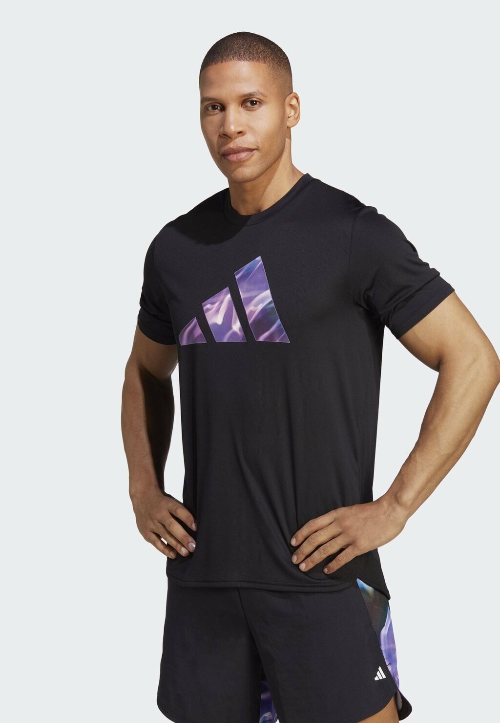

Футболка Adidas