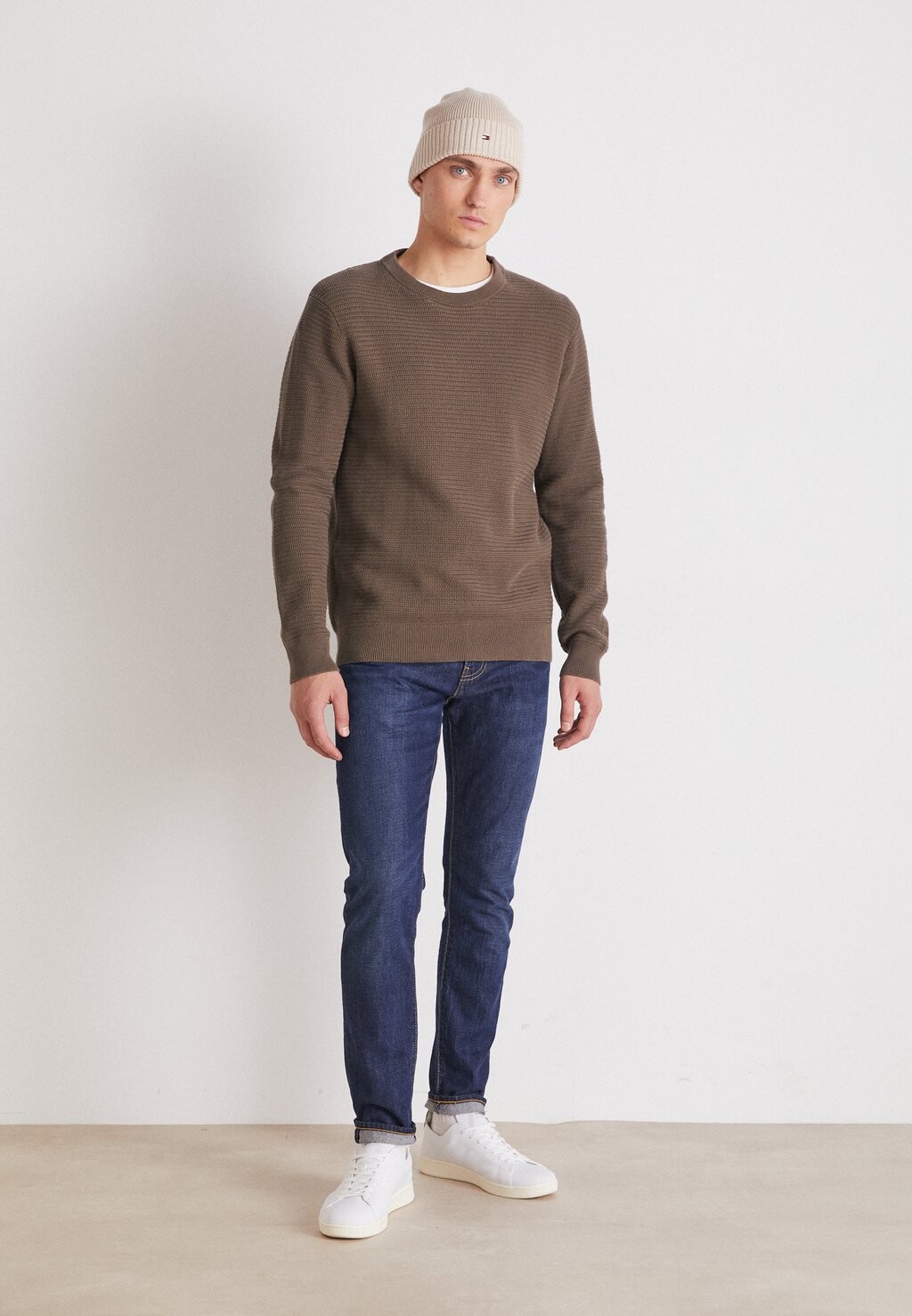 

Шапка ESSENTIAL FLAG UNISEX Tommy Hilfiger, кремовый
