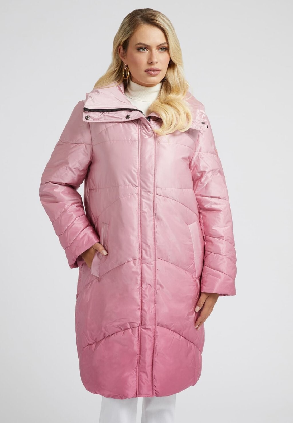 

Зимнее пальто Guess, розовый
