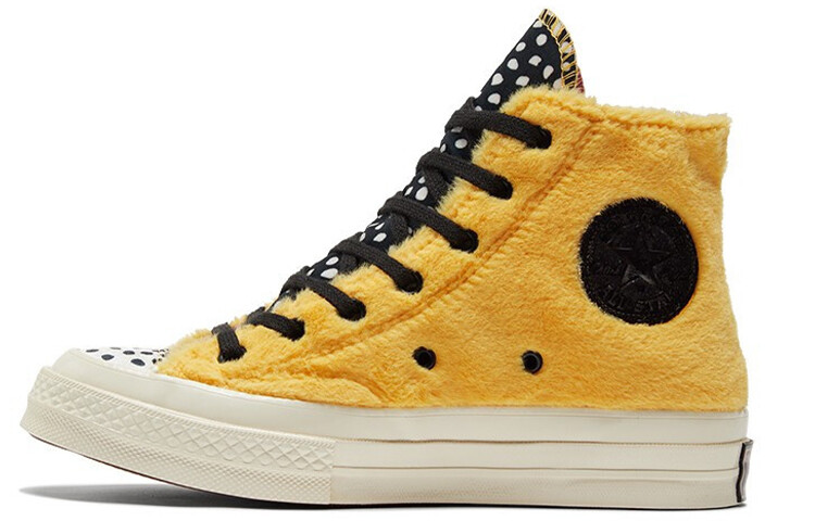 

Женские парусиновые туфли Converse 1970-х годов