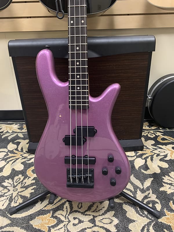 цена Басс гитара Spector Performer 4 Electric Bass Guitar In Limited Metallic Purple