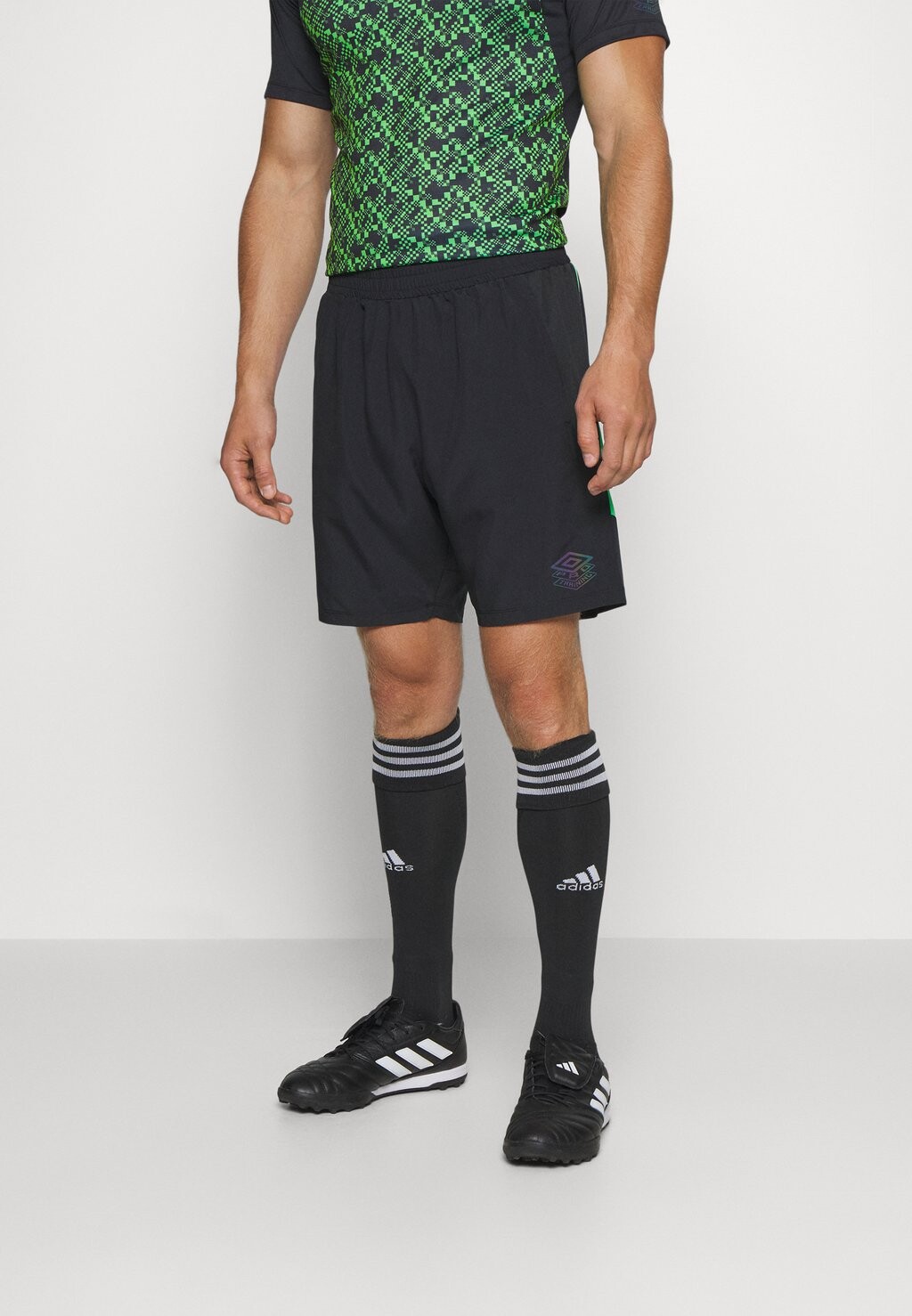 

Спортивные шорты Pro Training Umbro, цвет black/andean toucan