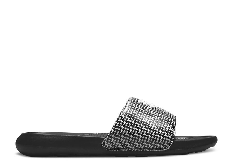

Кроссовки Nike Wmns Victori One Printed Slide, цвет Black Herringbone
