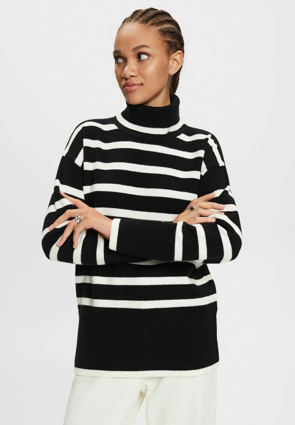 

Свитшот Esprit, цвет black colorway