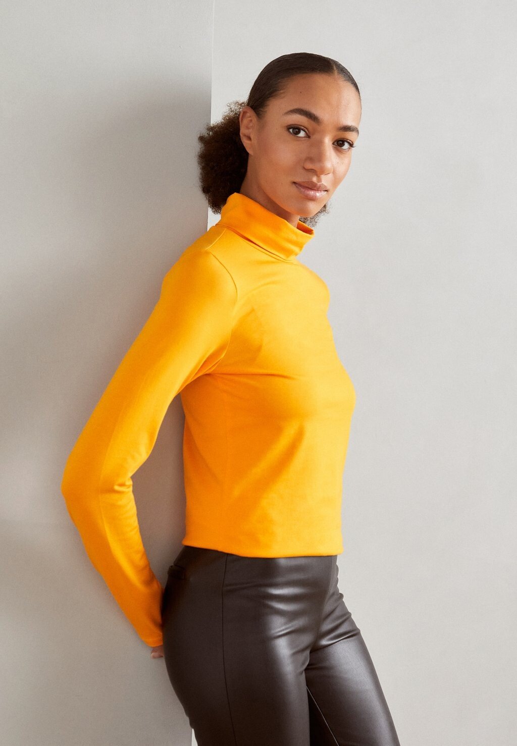 

Рубашка с длинным рукавом ROLL NECK Esprit, цвет golden orange