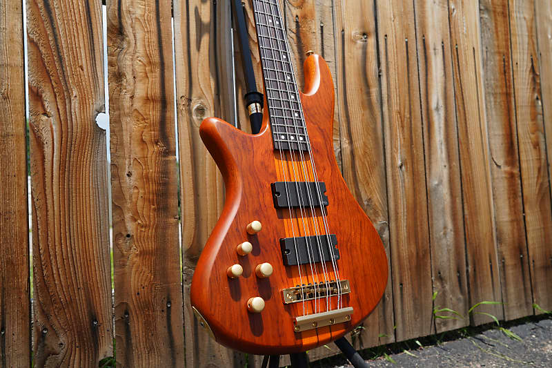 цена Басс гитара Schecter Diamond Series Stiletto Studio-8 - Honey Satin Left Handed 8-String Bass