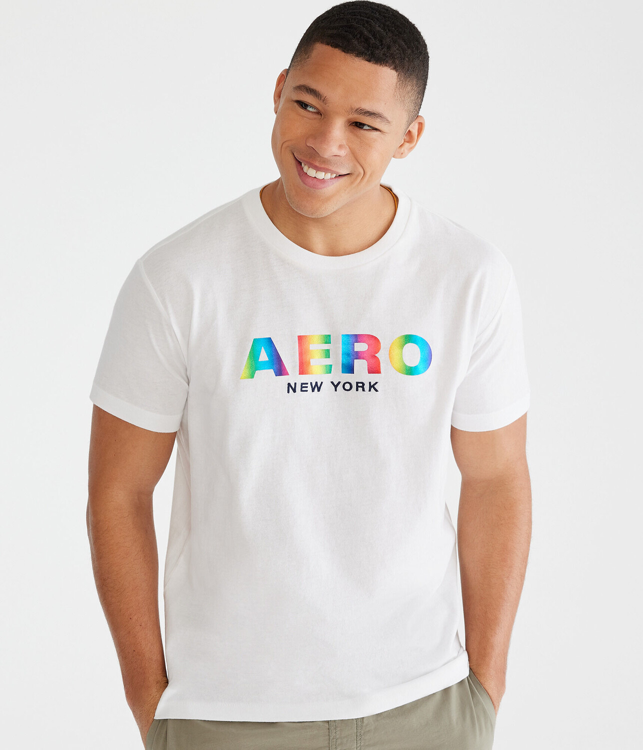 

Футболка Aero Rainbow с рисунком Pride из фольги Aeropostale, белый