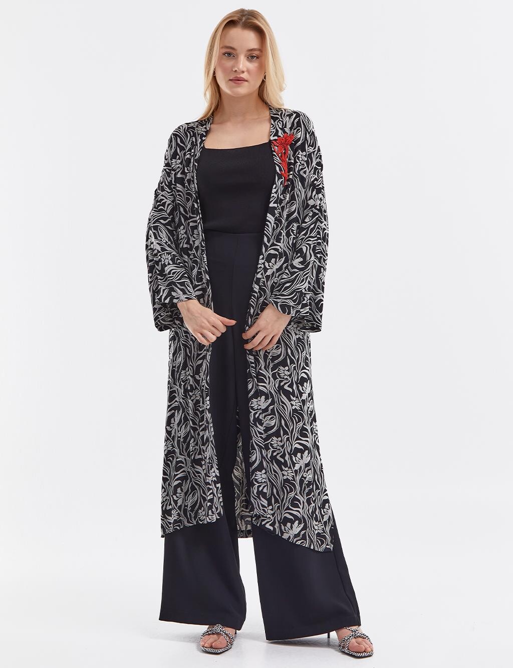 

Абая Floral Kimono Black-White Kayra