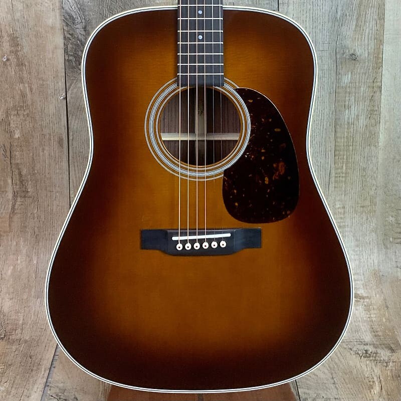 

Акустическая гитара Martin D-28 Ambertone w/case