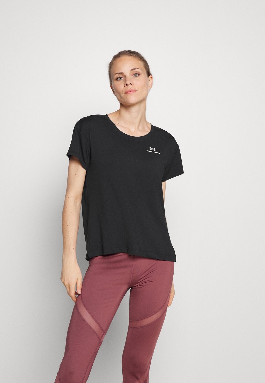 

Базовая футболка Under Armour, черный