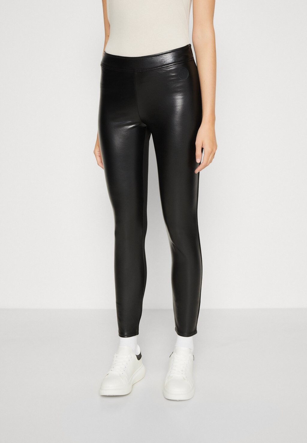 

Леггинсы Armani Exchange, черный