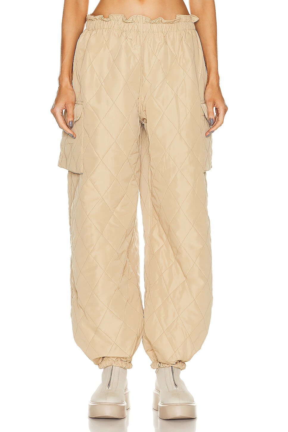 

Брюки Norma Kamali Quilted Oversized Cargo, песочный, Бежевый