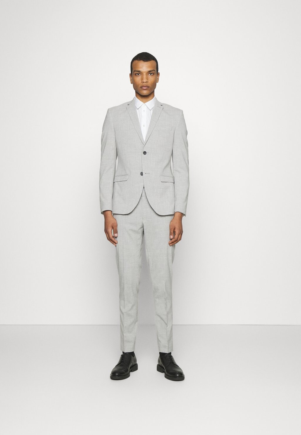

Костюм THE FASHION SUIT NOTCH Isaac Dewhirst, цвет grey melange