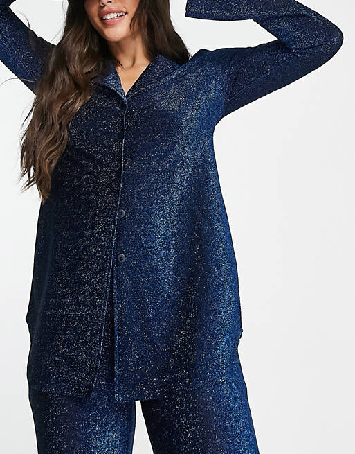 

Синий пижамный комплект из блестящей рубашки и брюк ASOS DESIGN Tall