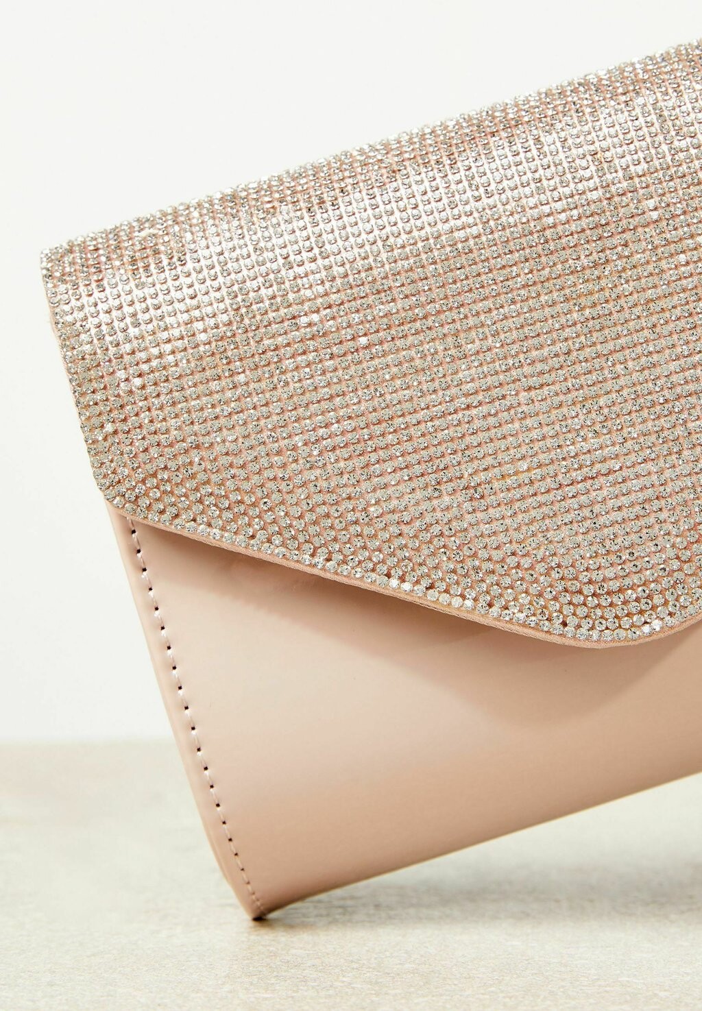 

Клатч ASYMMETRIC FOLDOVER CHAIN-REGULAR FIT Lipsy, розовый