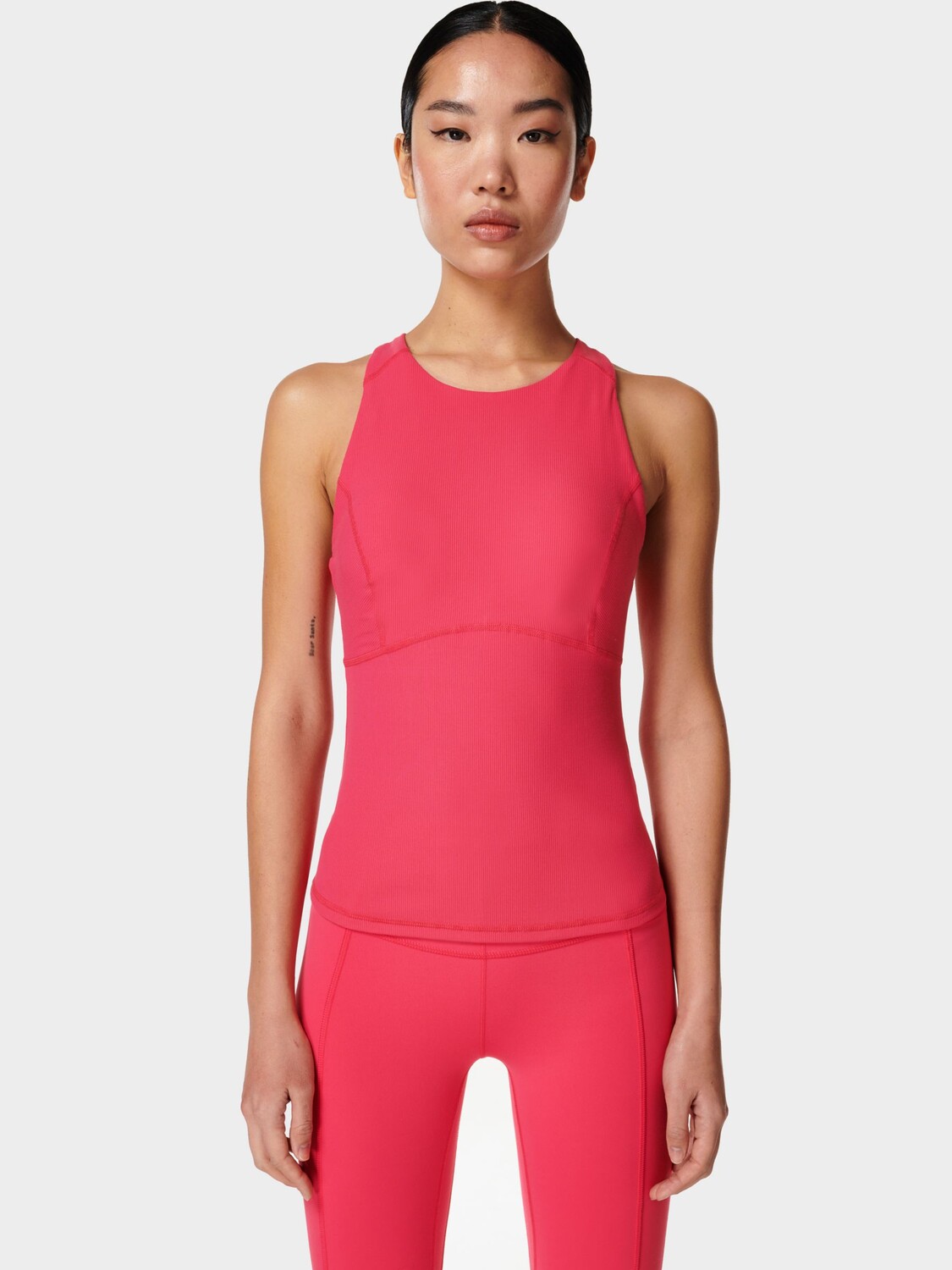 

Супермягкая тренировочная майка с высоким воротником Sweaty Betty, светящийся розовый