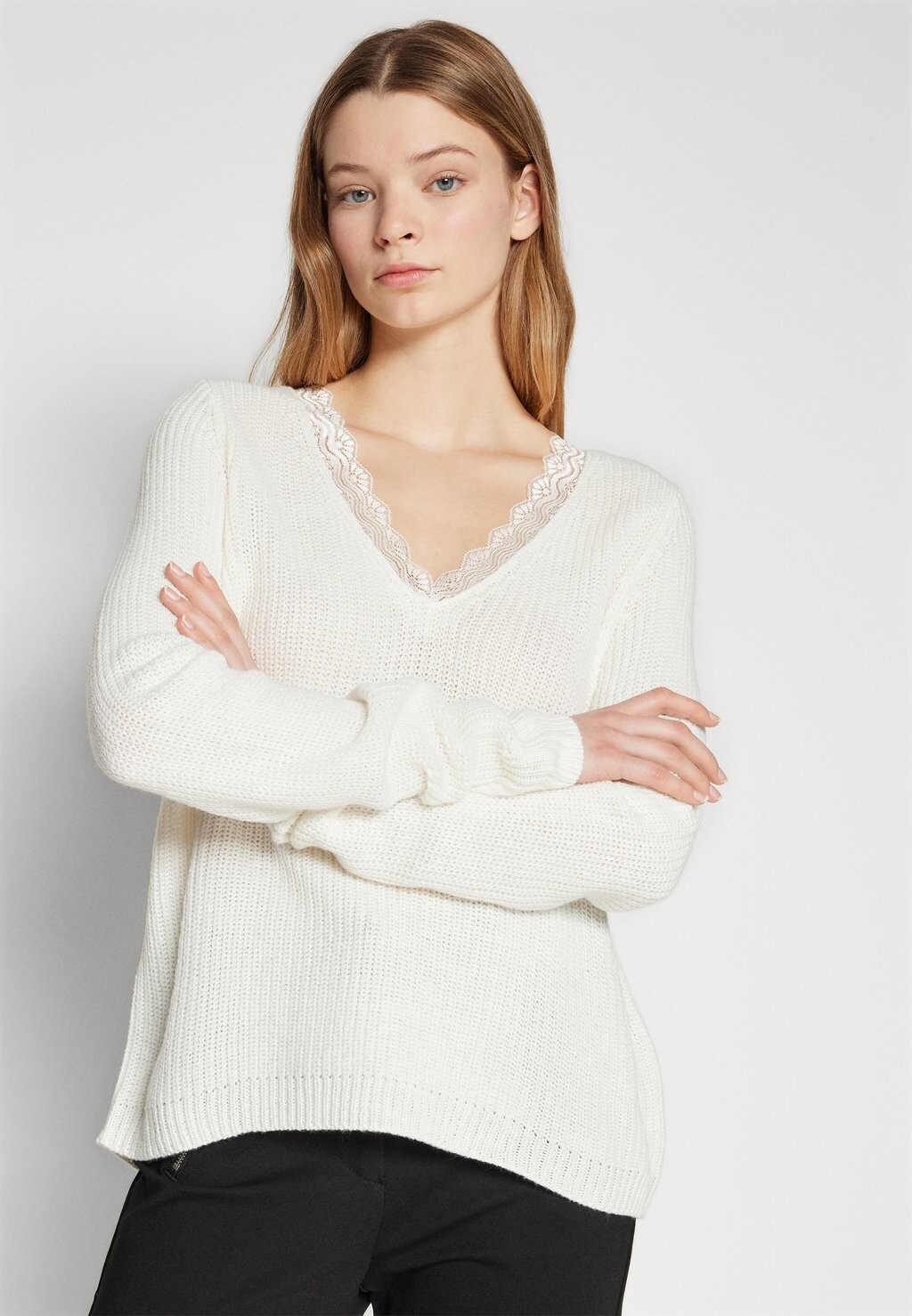 

Джемпер V-Neck VILA, белый алиссум