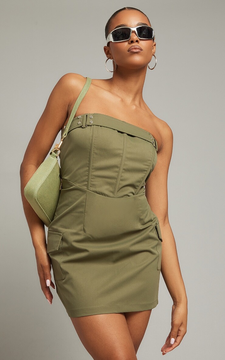 

PrettyLittleThing Облегающее платье-карго цвета хаки с поясом и корсетом-бандо