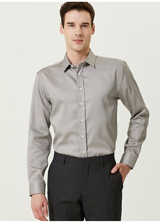 

Мужская рубашка Slim Fit с классическим воротником серебристого цвета Network