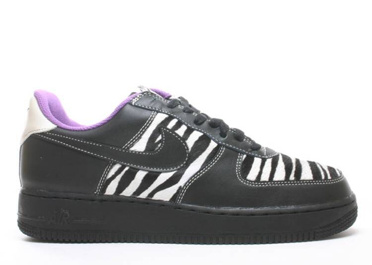 

Кроссовки Nike WMNS AIR FORCE 1, черный