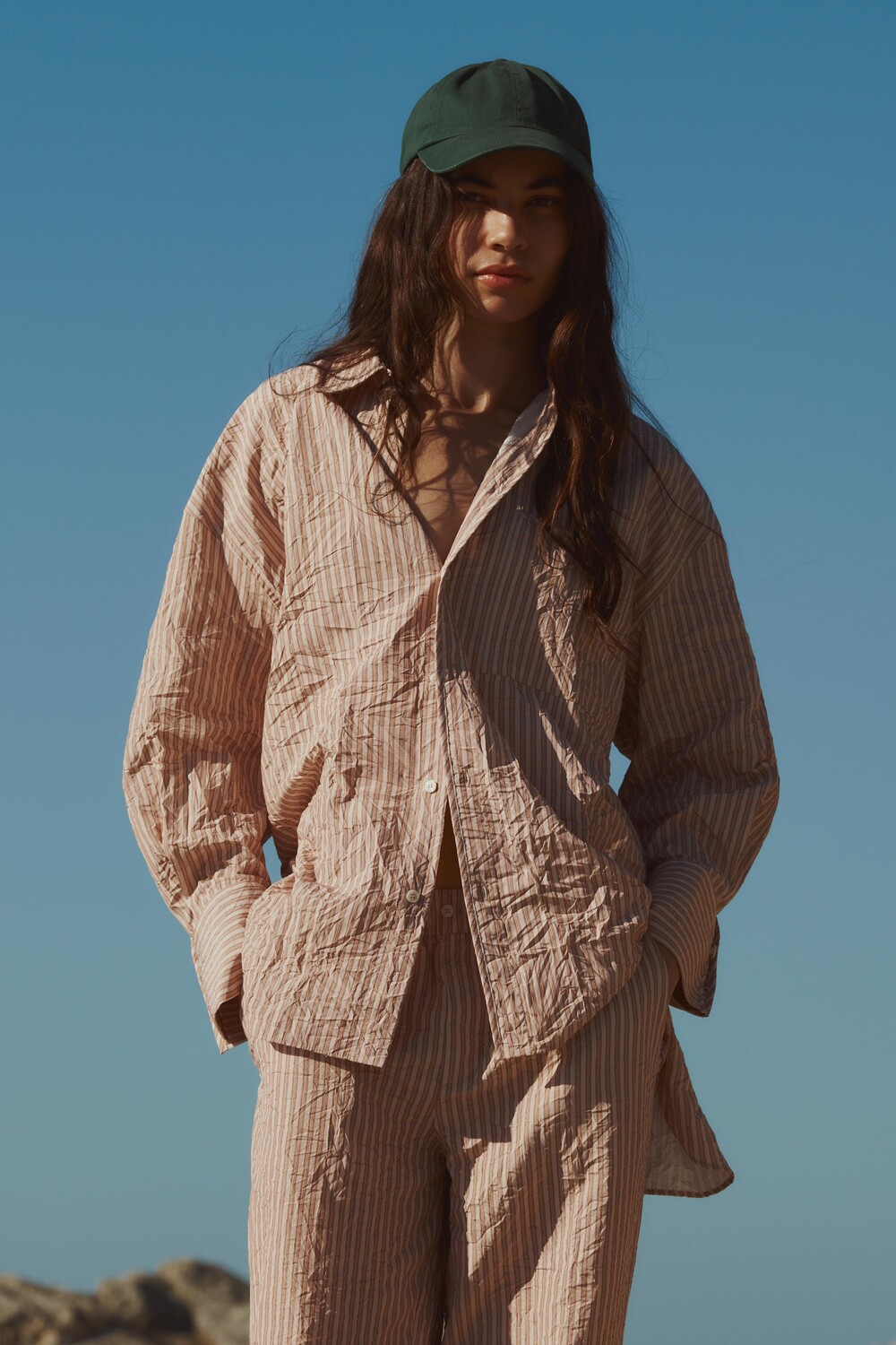 

Рубашка оверсайз с полосочным эффектом ZARA, коричневый/белый