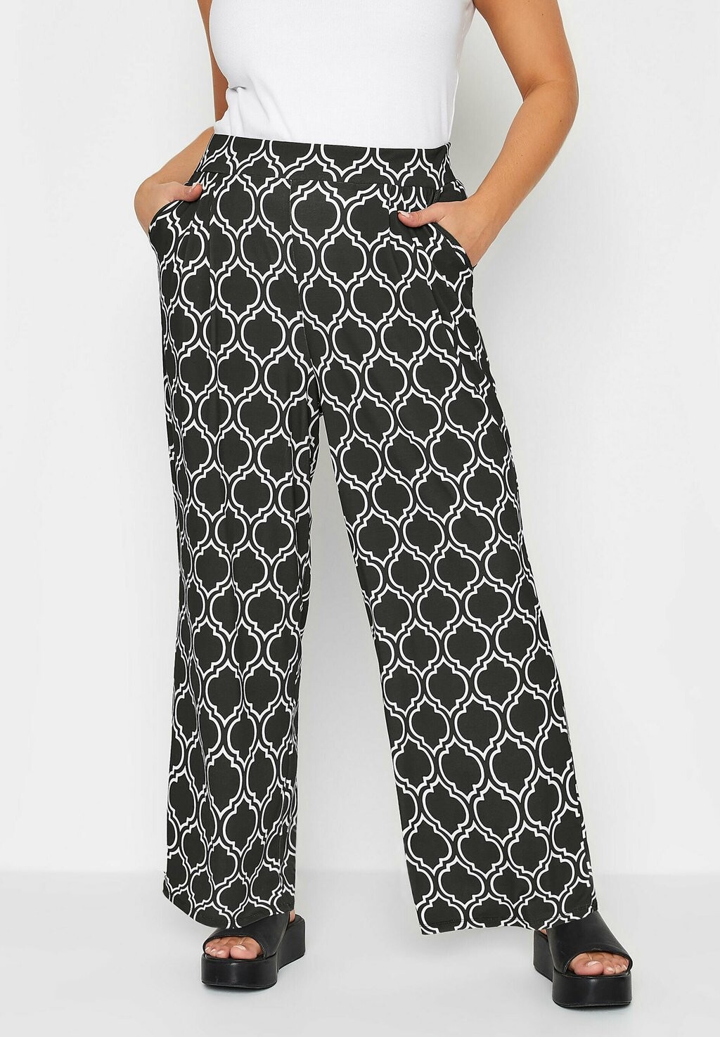 

Брюки Yours Clothing, черный