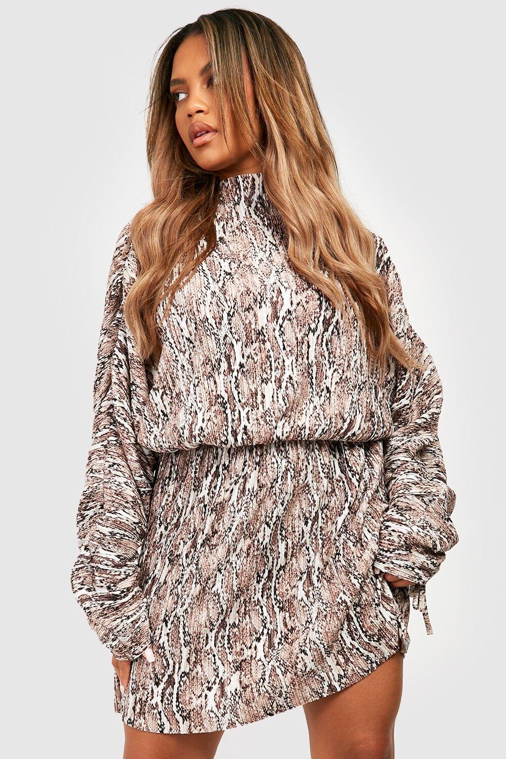 

Платье plus с плиссированными рукавами змеи Boohoo, коричневый