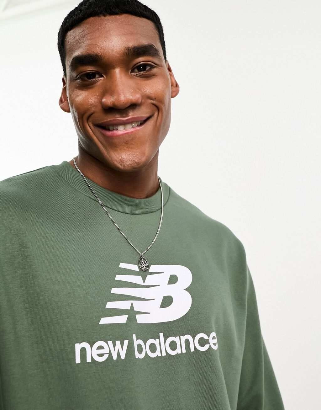 

Зеленая флисовая футболка с логотипом New Balance Essentials, Зеленый