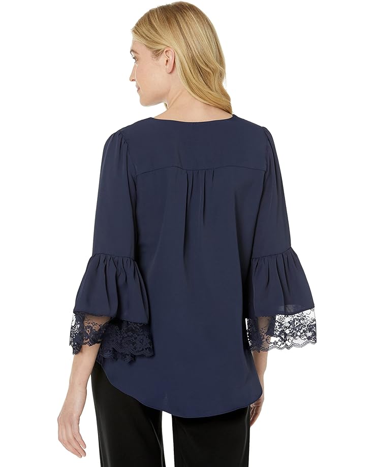 Блуза Vince Camuto Tiered Lace Ruffle Sleeve V-Neck Blouse, цвет Classic Navy