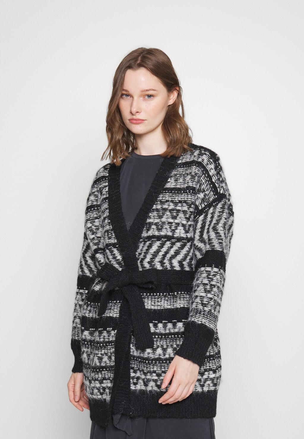 

Кардиган ONLY Onlmonolisa Life Cardigan, черный/бежевый, Черный;серый