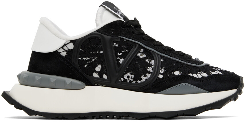 

Черные низкие кеды Lacerunner Valentino Garavani