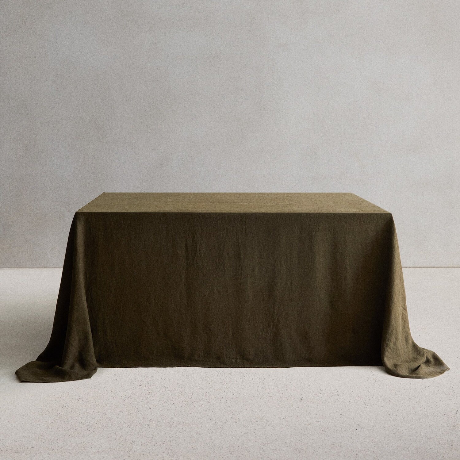 

Льняная скатерть Zara Home+ By Vincent Van Duysen Tablecloth 01, хаки